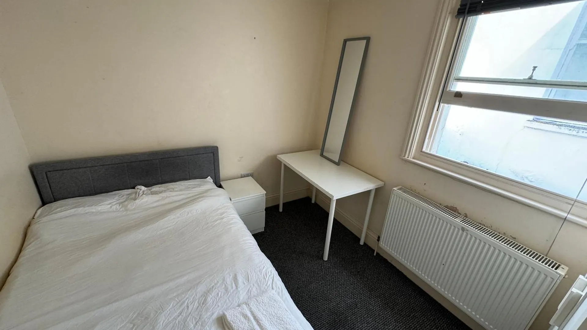Homestay Room In Shared Property Central Brighton